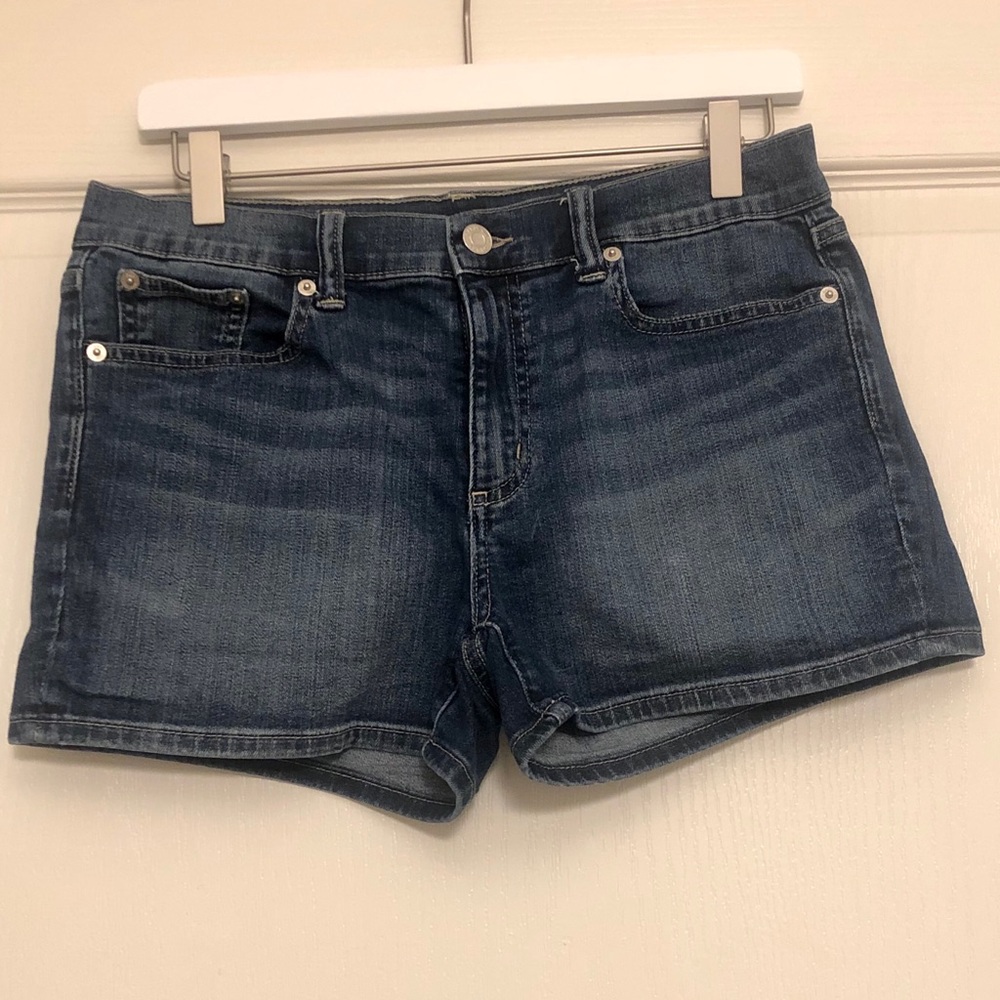 Size 27r GAP Jean “Slim Shorts”